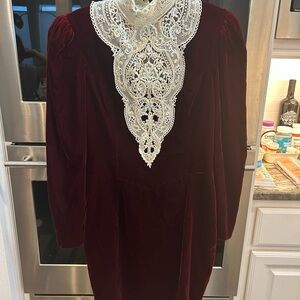 VINTAGE Jessica McClintock Burgundy Velvet Dress with Lace Detail size 12 GUC